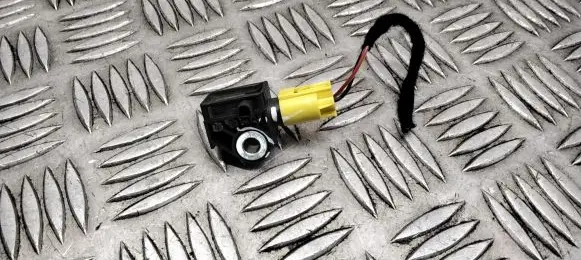 Mercedes-Benz E W212 Airbag deployment crash/impact sensor A1729056000