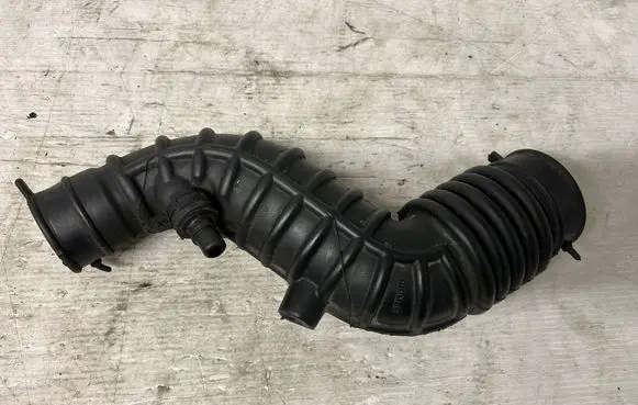 Nissan Pulsar Air intake hose/pipe