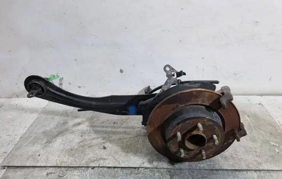 Ford Kuga II Rear wheel hub