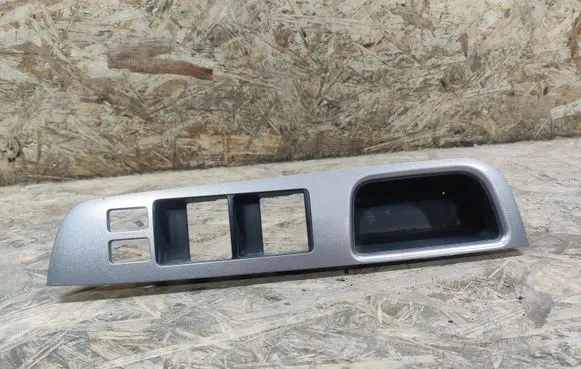 Nissan Tiida C11 Front door interior handle trim 80961EL11A