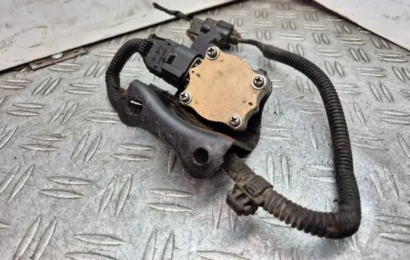 Headlight level adjustment motor