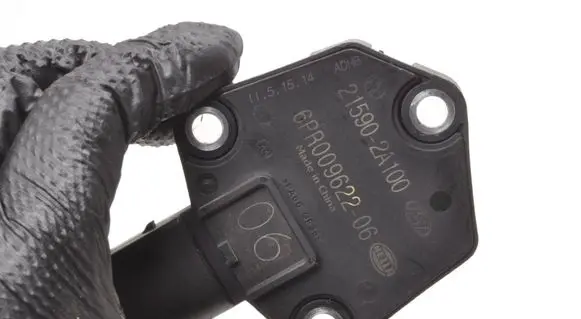 KIA Sorento Oil level sensor 215902A100