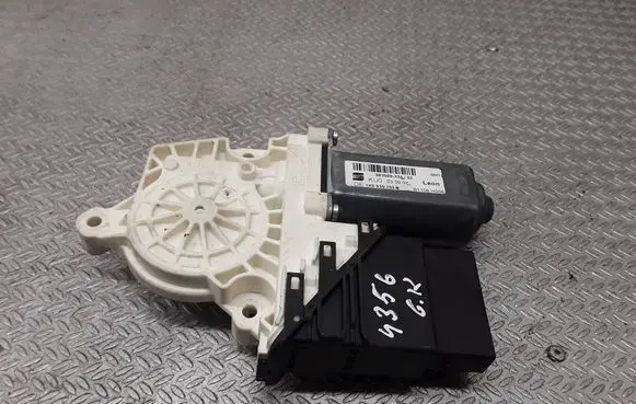 Seat Leon (1P) Rear door window regulator motor 1K0959703N