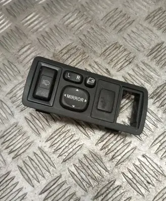 Toyota Avensis T250 Wing mirror switch 183575