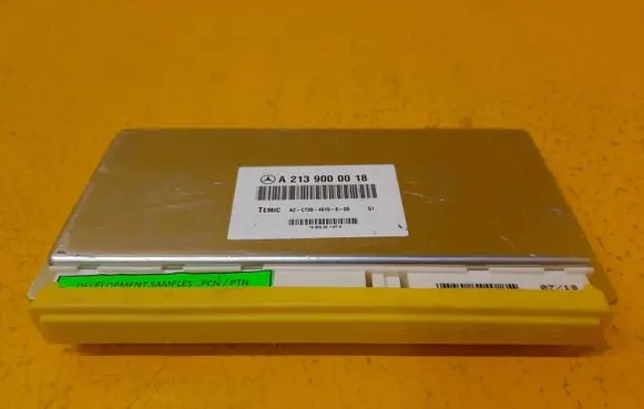 Mercedes-Benz E W213 Air suspension control unit module (rear) A2139000018