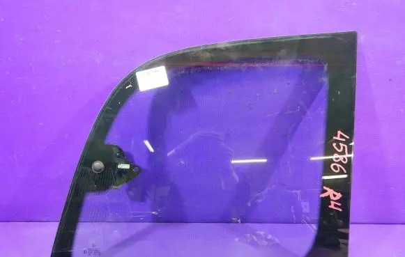 Mercedes-Benz Vaneo W414 Rear side window