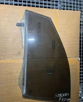 KIA Sorento Front door window glass four-door