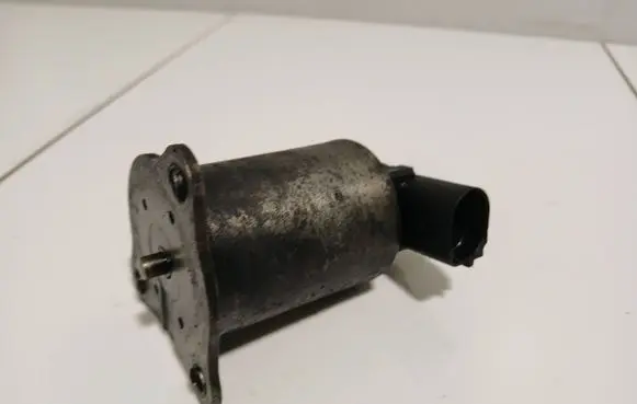 Renault Trafic II (X83) EGR valve