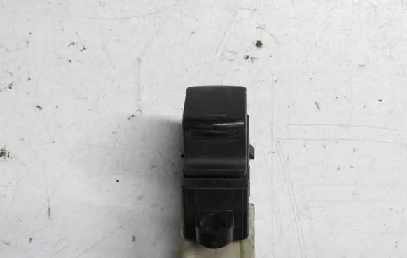 Nissan Micra Quarter vent window switch 