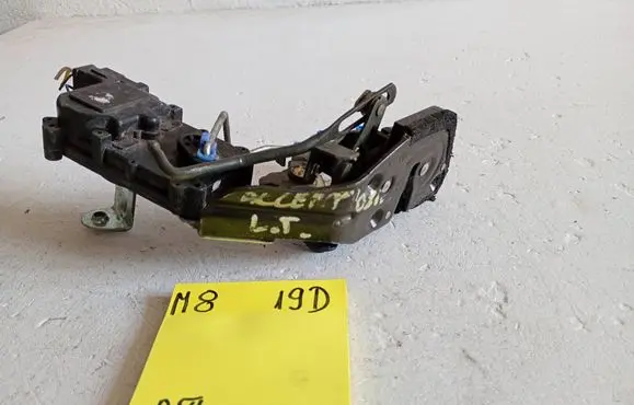 Chevrolet Lacetti Rear door lock 25656899
