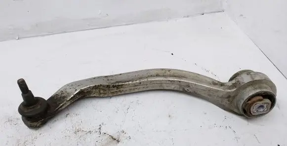 Volkswagen PASSAT B5.5 Front control arm WH0213L