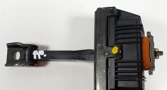 BMW 6 E63 E64 Rear door check strap stopper 7009111