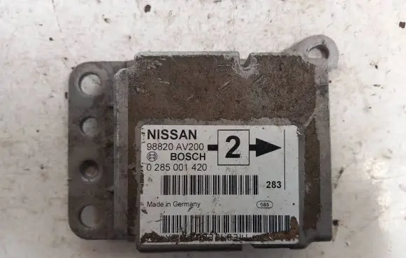 Nissan Primera Airbag control unit/module 98820AV200 0285001420