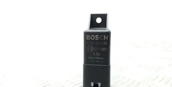 Skoda Superb B6 (3T) Glow plug pre-heat relay 038907281D 0281003038