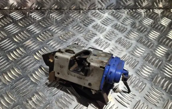 Audi A3 S3 8L Rear door lock 8D0839015A