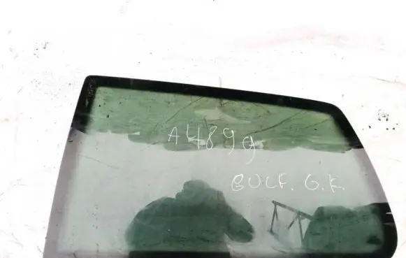 Volkswagen Golf IV Rear side window