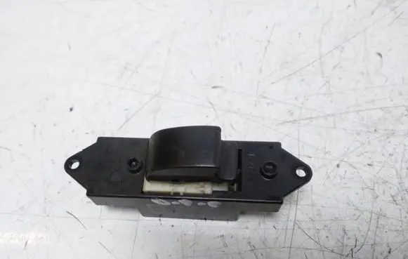 Mitsubishi Colt Electric window control switch MR587944