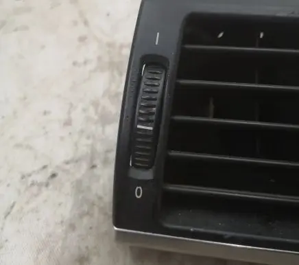 BMW X5 E70 Dash center air vent grill