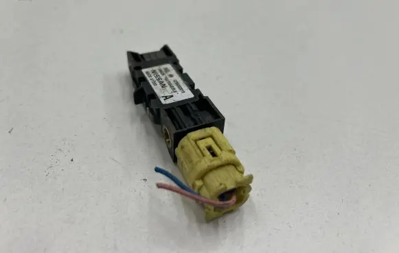 Nissan Primera Airbag deployment crash/impact sensor 98830AY000 0285003019