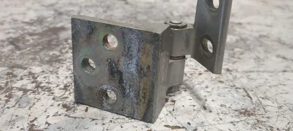 Peugeot Partner Front door upper hinge 0206