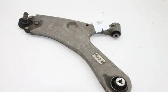 Citroen DS3 Front lower control arm/wishbone