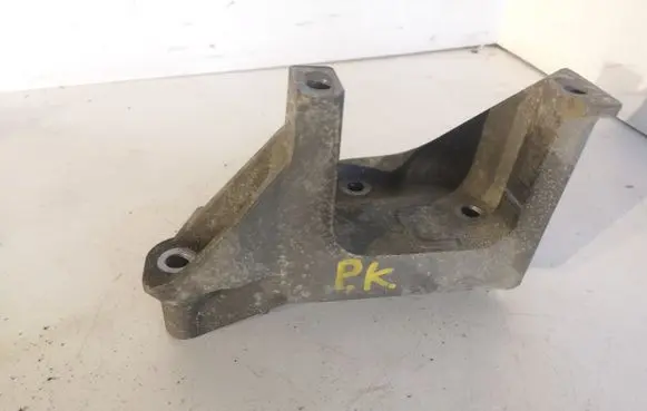 Citroen C5 Engine mounting bracket