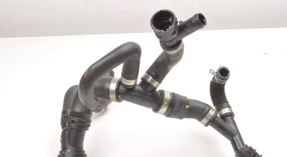 Volvo XC40 Engine coolant pipe/hose Q02164