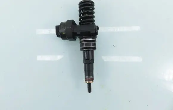 Volkswagen Sharan Fuel injector 0414720029 038130073AC