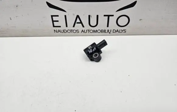 Mercedes-Benz GL X166 Airbag deployment crash/impact sensor A1668210151 56054085AA