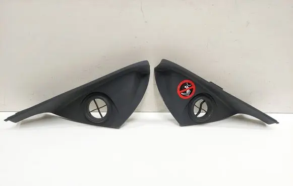 Volvo C30 Dashboard side end trim 30672382 30672383
