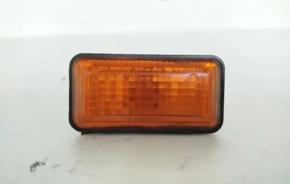 Volkswagen Golf III Front fender indicator light 1H0949117A