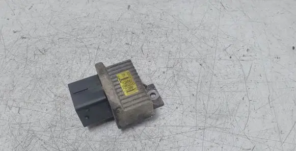 Renault Master III Glow plug pre-heat relay 8200859243