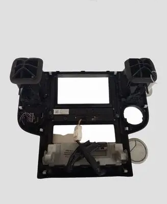 Nissan X-Trail T30 Dash center air vent grill 68260EQ000