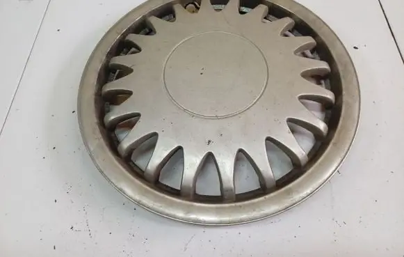 Audi 100 200 5000 C3 R14 wheel hub/cap/trim 