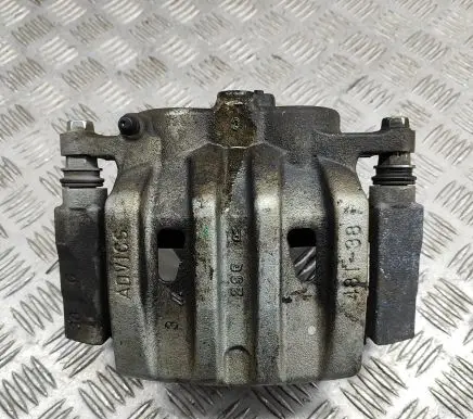 Toyota RAV 4 (XA50) Front brake caliper 4773048200