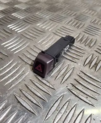 Skoda Octavia Mk2 (1Z) Hazard light switch 30739296 07W262