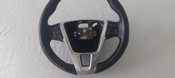 Volvo XC70 Steering wheel 31351174