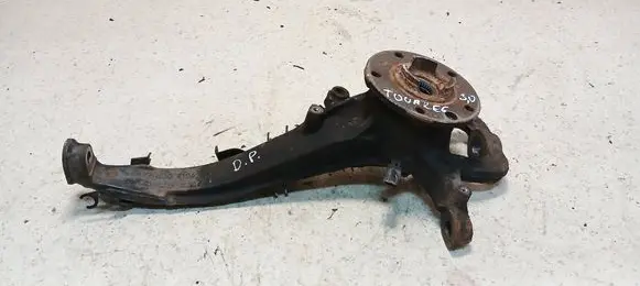 Volkswagen Touareg I Front wheel hub spindle knuckle 7L0407258A