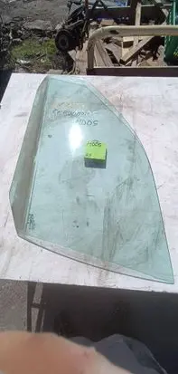 Seat Cordoba (6K) Front door window glass four-door 1212123