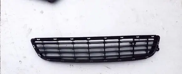 Opel Zafira B Front grill 13124978