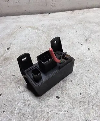 Mercedes-Benz E W211 Glow plug pre-heat relay 