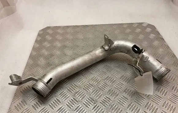 Intercooler hose/pipe