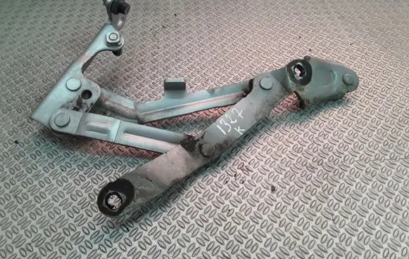 Mitsubishi Lancer X Tailgate/trunk/boot hinge