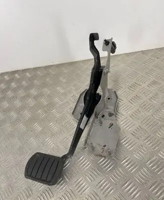 Peugeot 3008 II Brake pedal 6C3043G