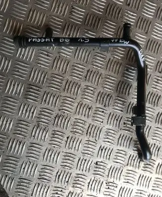 Volkswagen PASSAT B6 Engine coolant pipe/hose 038121065CS