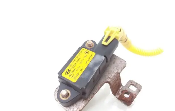Hyundai Trajet Airbag deployment crash/impact sensor 959203A501