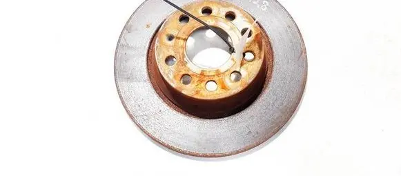 Audi Q3 8U Rear brake disc neventiliuojamas