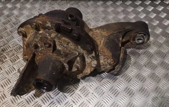 Land Rover Discovery 3 - LR3 Rear differential E65441