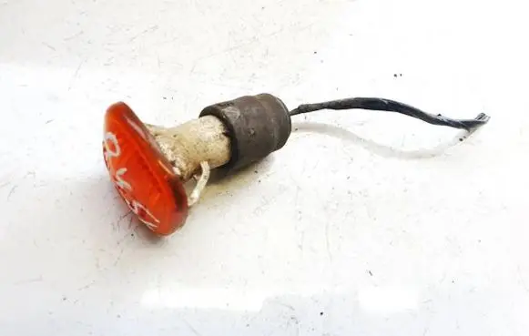 Skoda Octavia Mk1 (1U) Front fender indicator light 019806