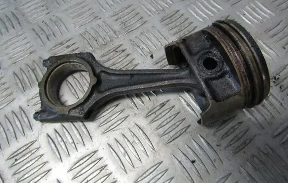 Opel Tigra A Piston with connecting rod